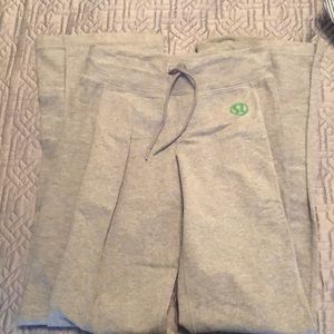 Lululemon sweatpants gray size 4